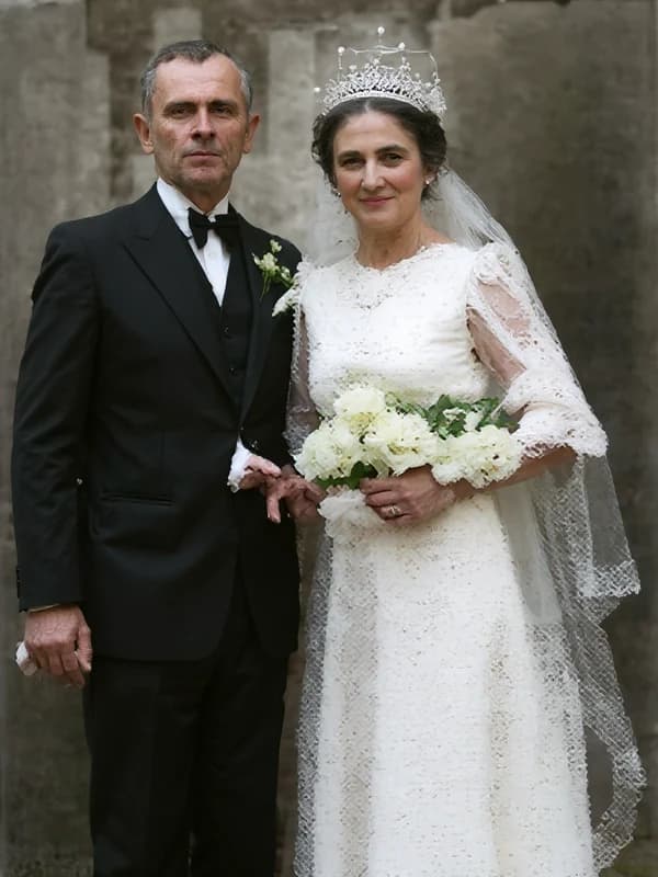 Restored color wedding photo after AI restoration